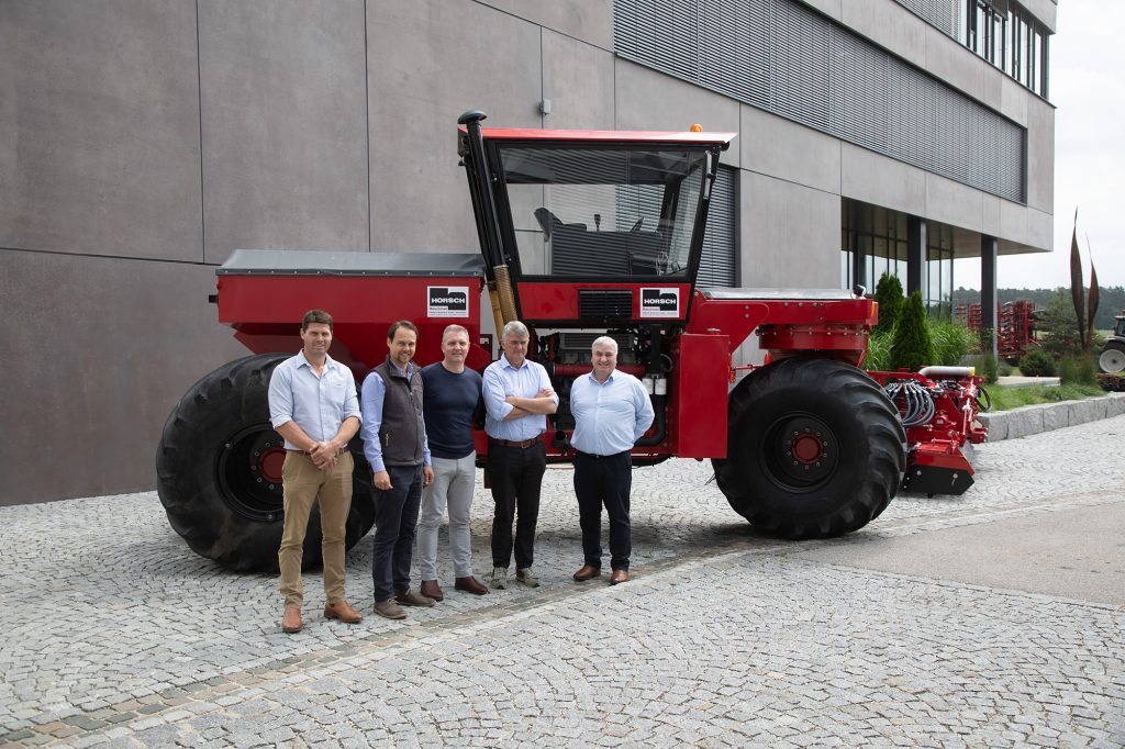 Carrfields Carrfields and HORSCH visits strengthen relationships